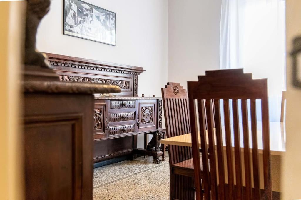 La Belle Epoque Apartment Genoa Bagian luar foto